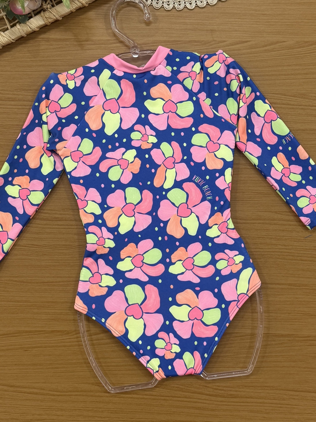 Maiô Infantil Kukiê Verão Manga Longa Azul Florzinha Corações