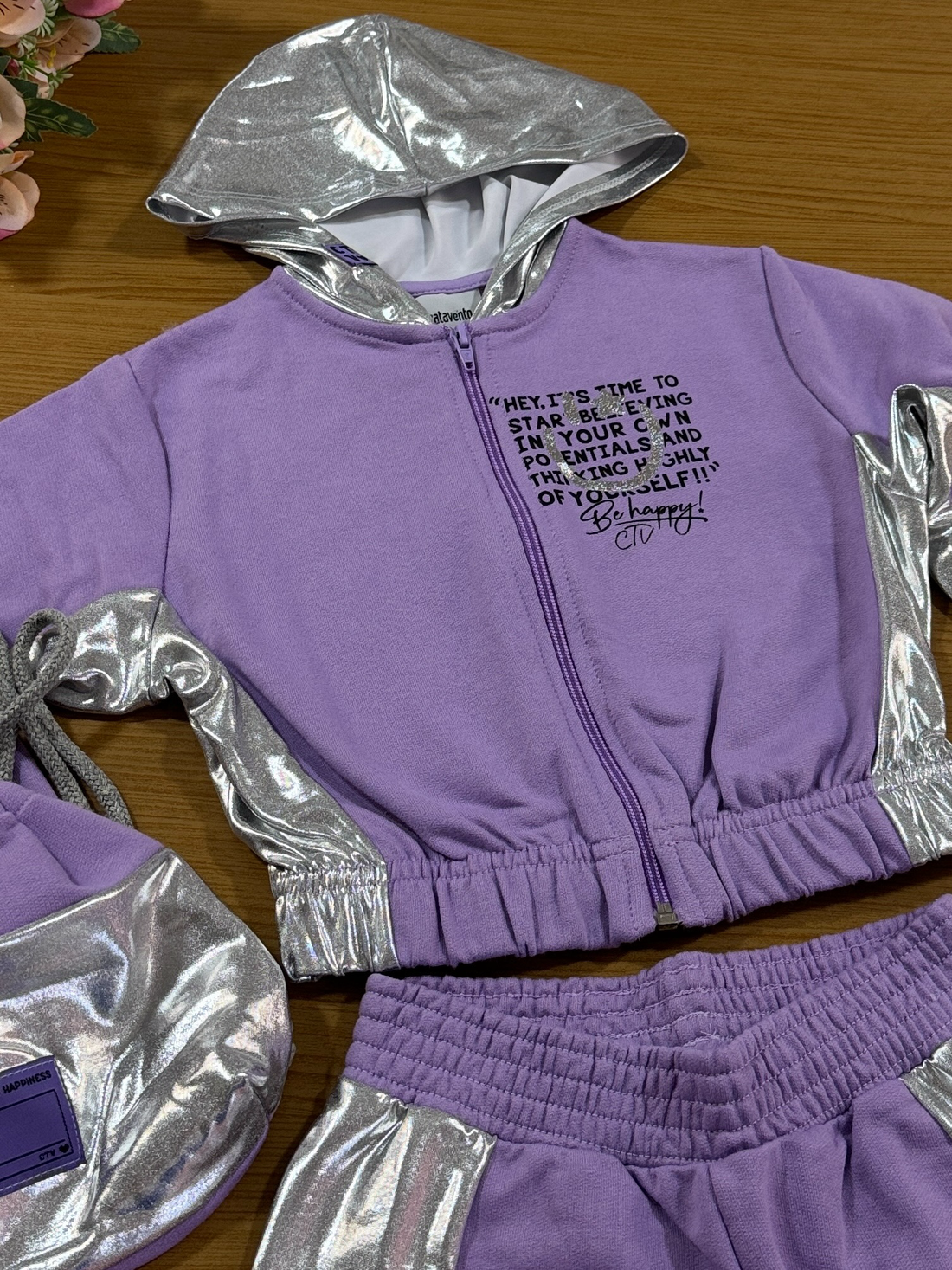 Conjunto Infantil Catavento Inverno Shorts Jaqueta Moletinho  e Bolsa Brilho Lilás