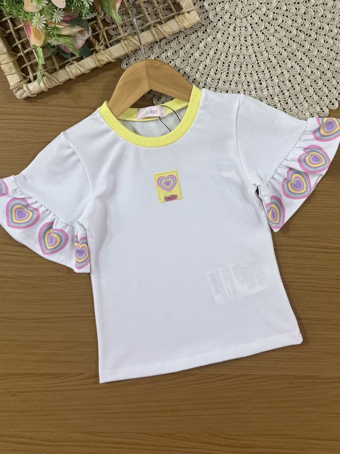 Conjunto Infantil Kukiê Verão com Shorts Colorido e Blusa Branca Corações