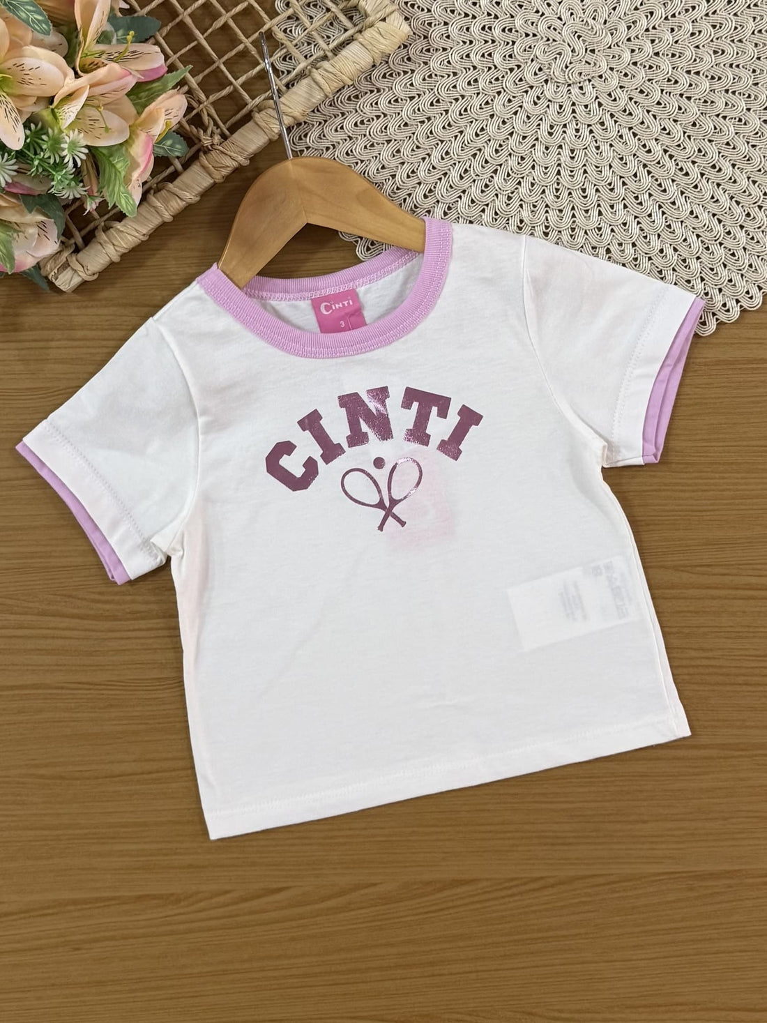 Conjunto Infantil Cinti Verão com Shorts Holográfico Rosa e Blusa Branca Sport