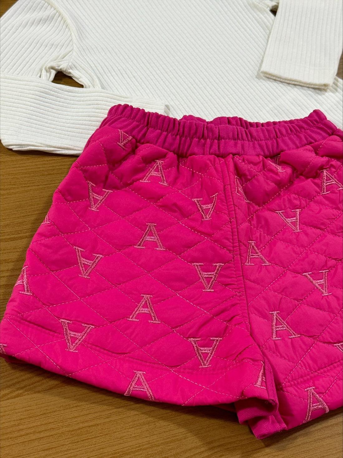 Conjunto Infantil Animê Inverno Shorts e Blusa Manga Longa Branca