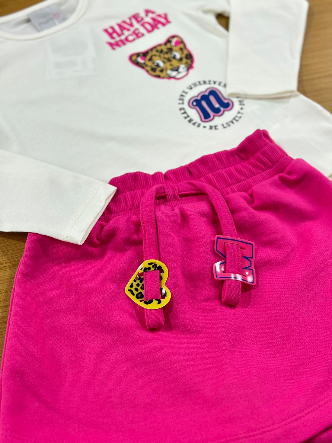 Conjunto Infantil Momi Inverno Shorts Saia Pink e Blusa Oncinha