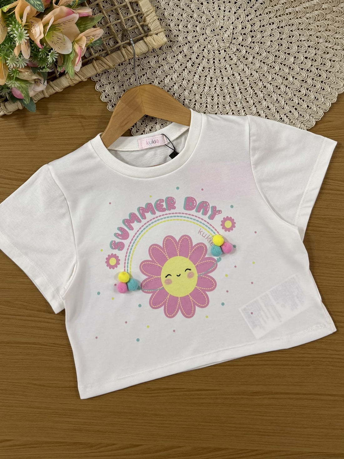 Conjunto Infantil Kukiê Verão com Shorts Rosa e Blusa Branca Florzinha Arco-irís