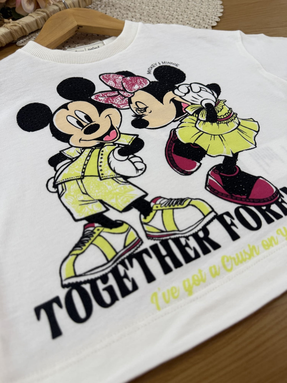 Blusa Infantil Animê Verão Branca Mickey e Minnie com Strass Disney