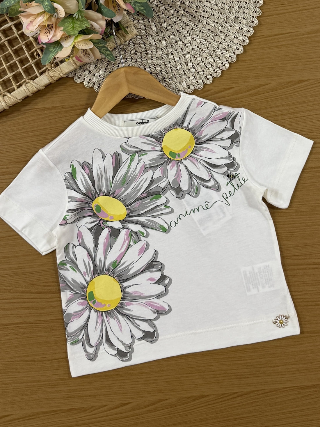 Conjunto Infantil Animê Verão com Saia Rosa e Blusa Branca Floral