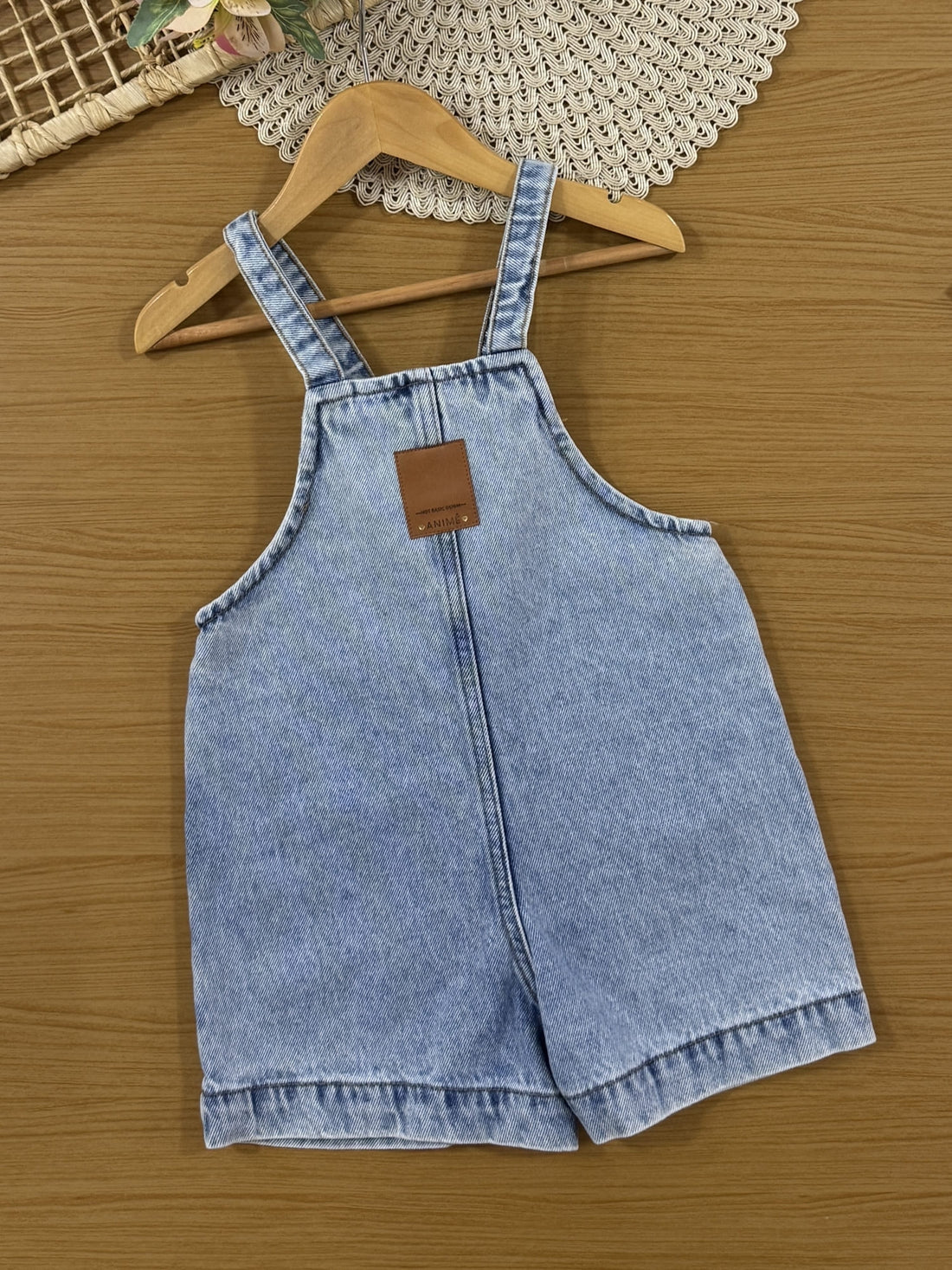 Jardineira Infantil Animê Verão Jeans Minnie e Mickey Disney