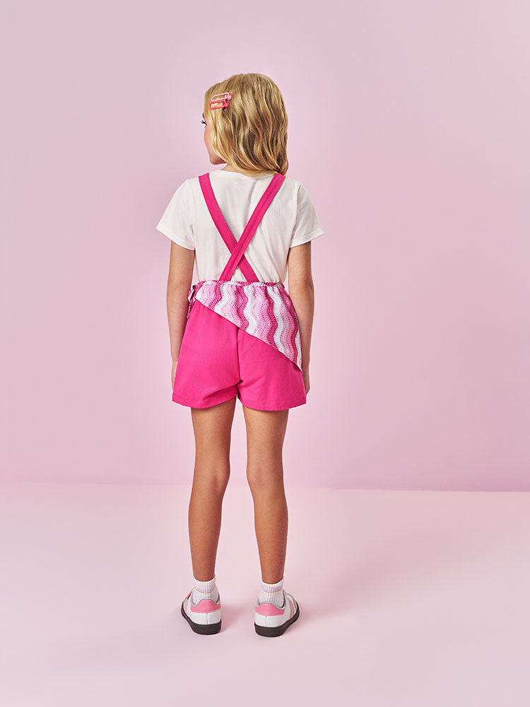 Jardineira Infantil Cinti Verão Rosa com Blusa Branca e Lenço