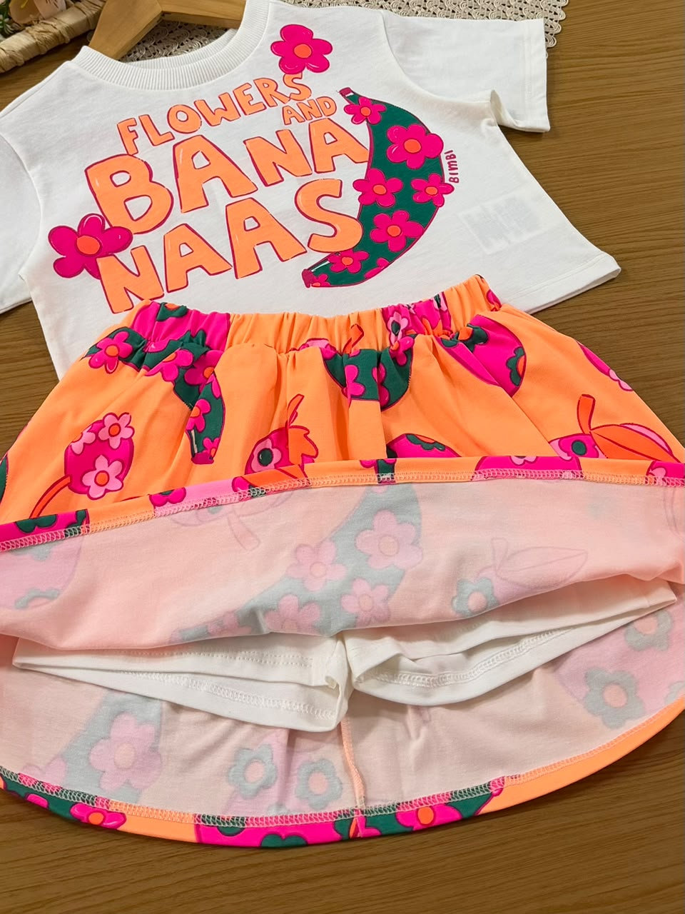 Conjunto Infantil Menina Bimbi com Saia Laranja e Blusa Branca Flowers e Bananas