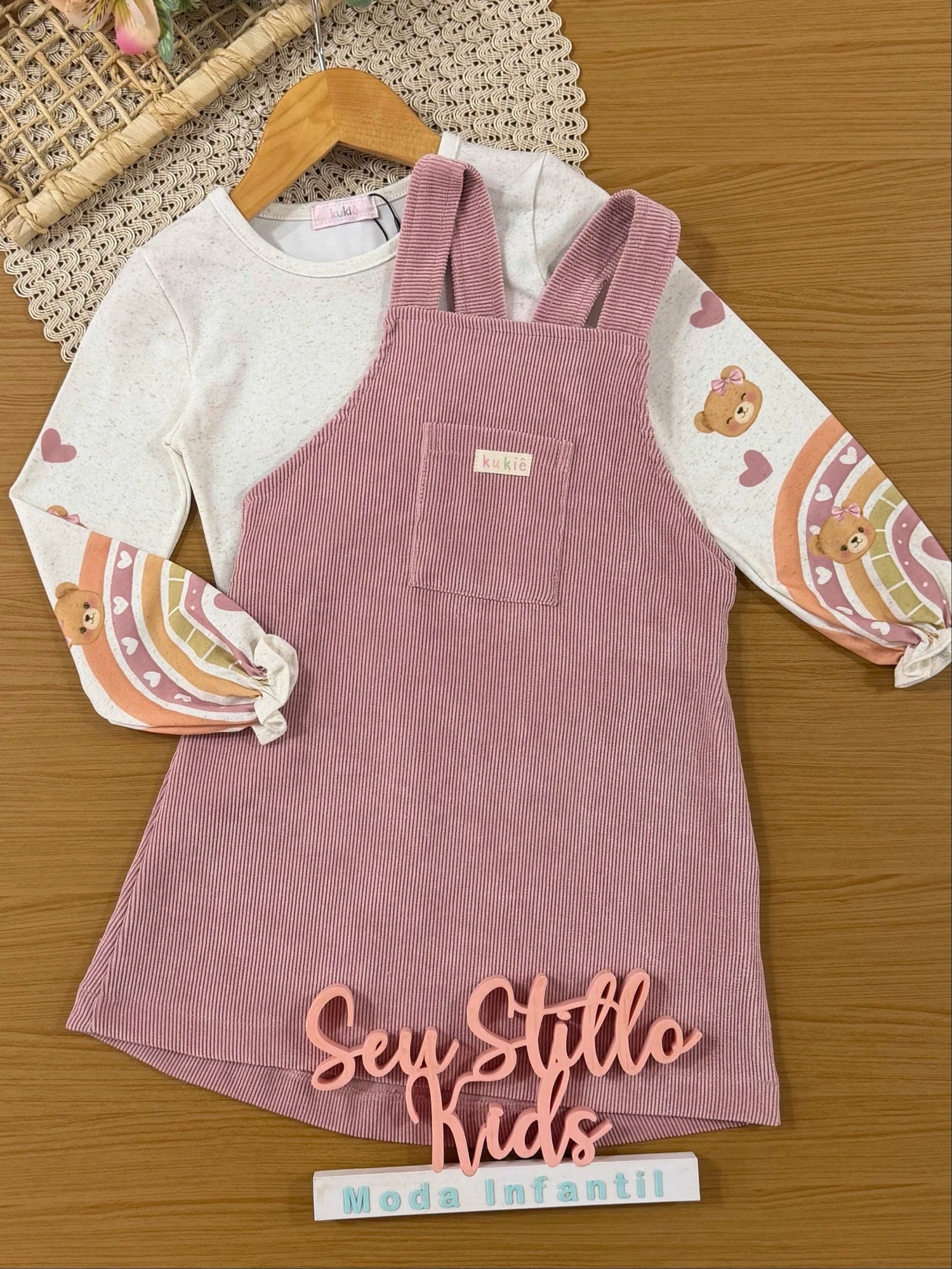 Salopete Infantil Kukiê Inverno Rosa com Blusa Manga Longa Ursinhos