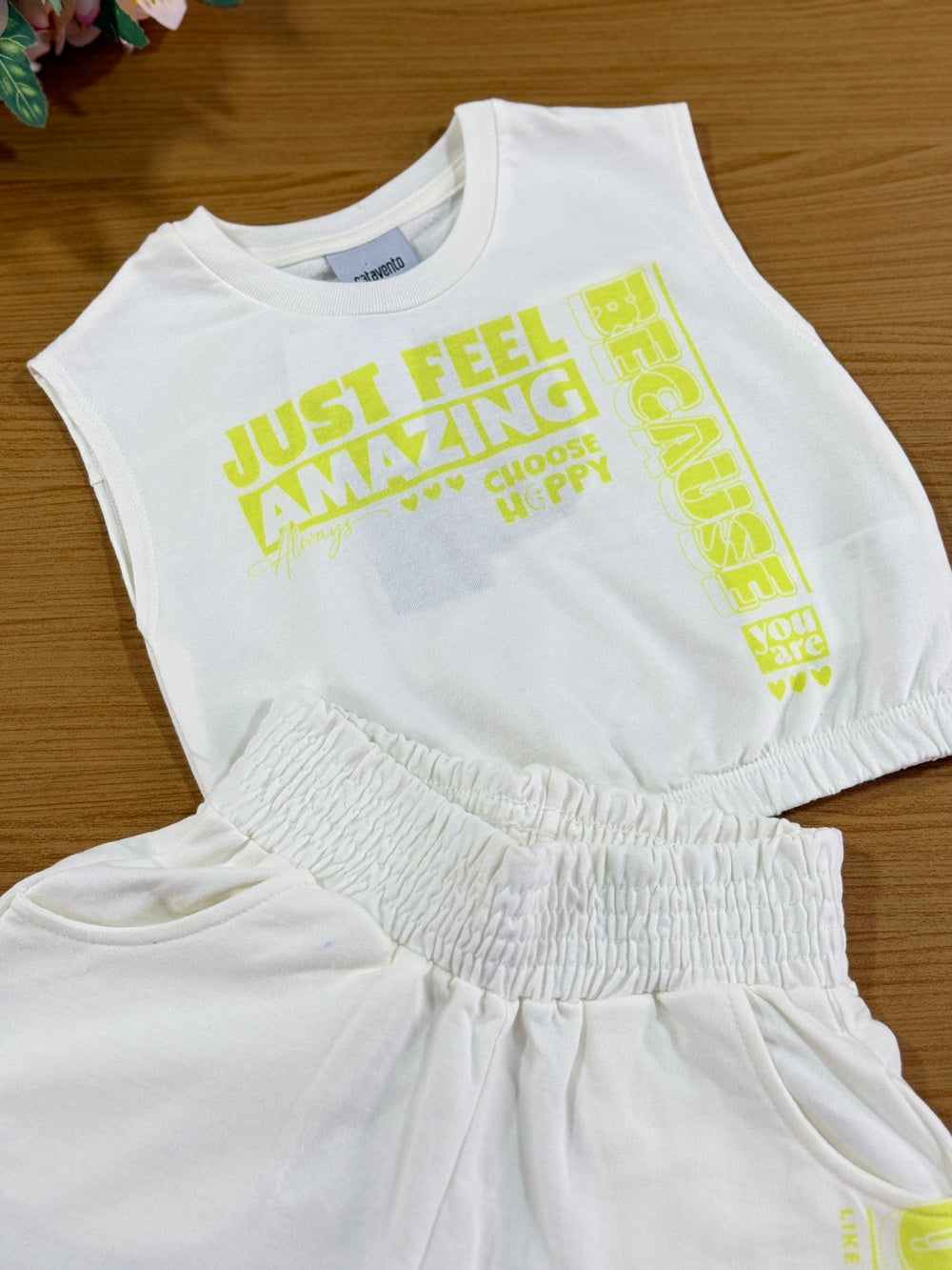 Conjunto Infantil Catavento Verão Shorts Off White e Blusa Just Feel
