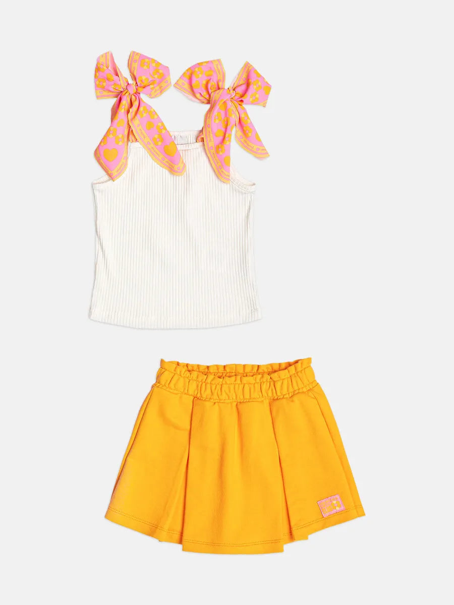 Conjunto Infantil Menina Momi com Shorts-Saia Laranja e Blusa Canelada Branca