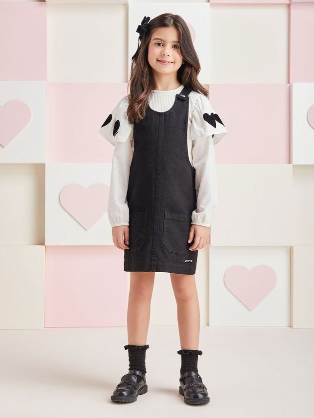 Salopete Infantil Momi Inverno Preta e Blusa Corações