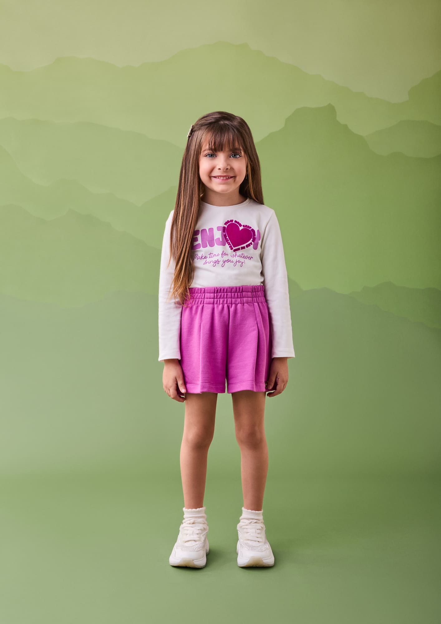Conjunto Infantil Momi Inverno com Shorts Lilás e Blusa Branca Coração