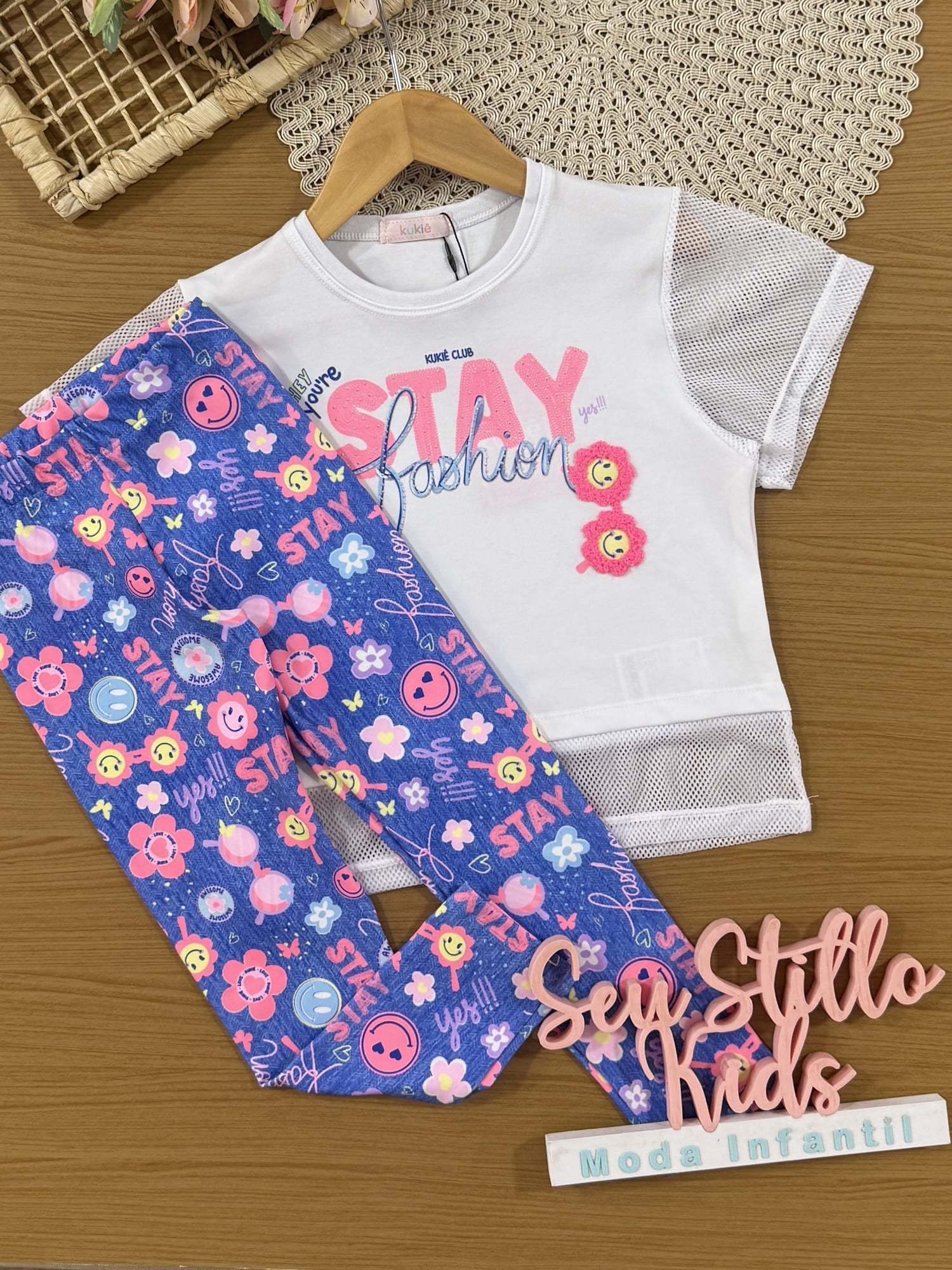 Conjunto Infantil Kukiê Verão com Calça Legging Azul e Blusa Branca Stay Fashion