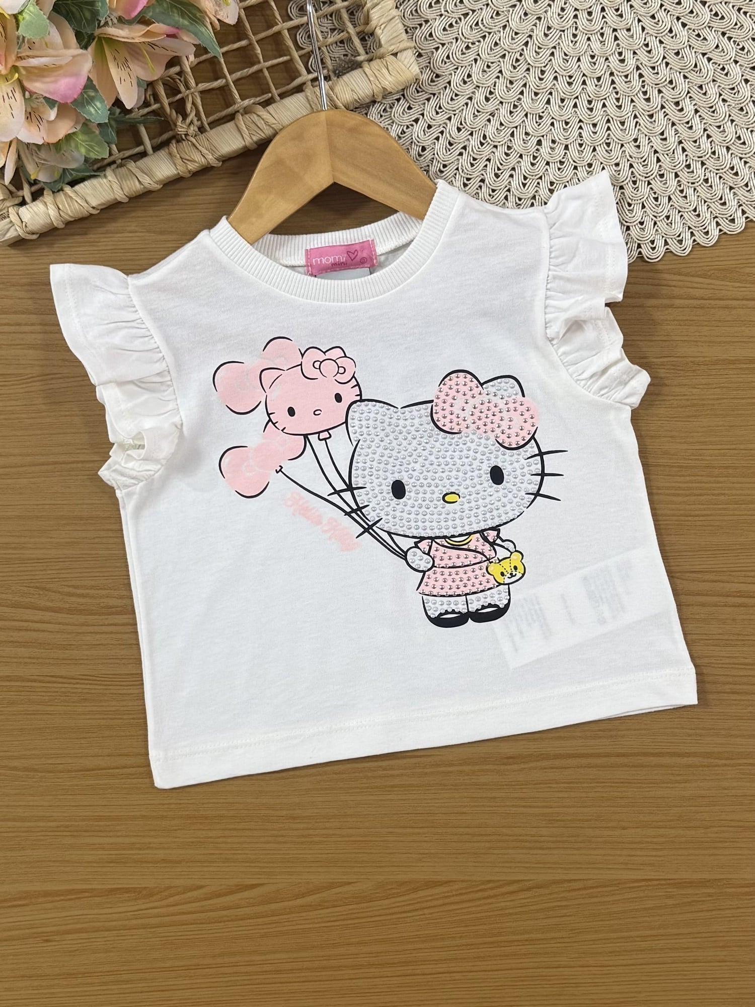 Conjunto Infantil Momi Verão, Saia Rosa e Blusa Branca Hello Kitty com Strass