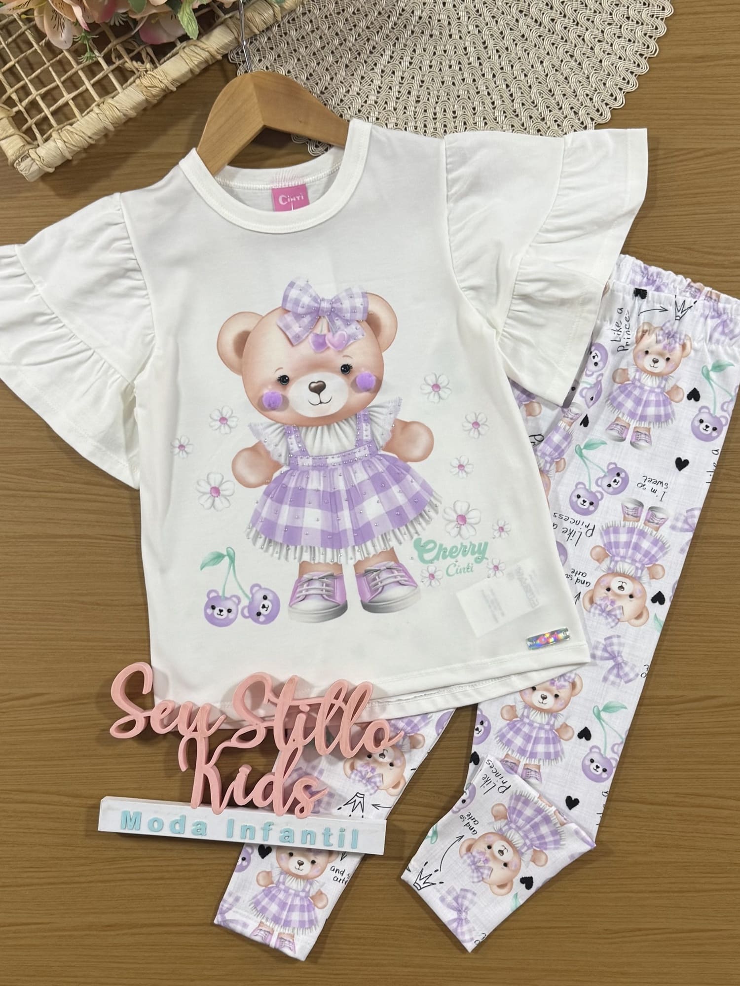 Conjunto Infantil Cinti com Calça Lilás e Blusa Branca Ursinha com Strass