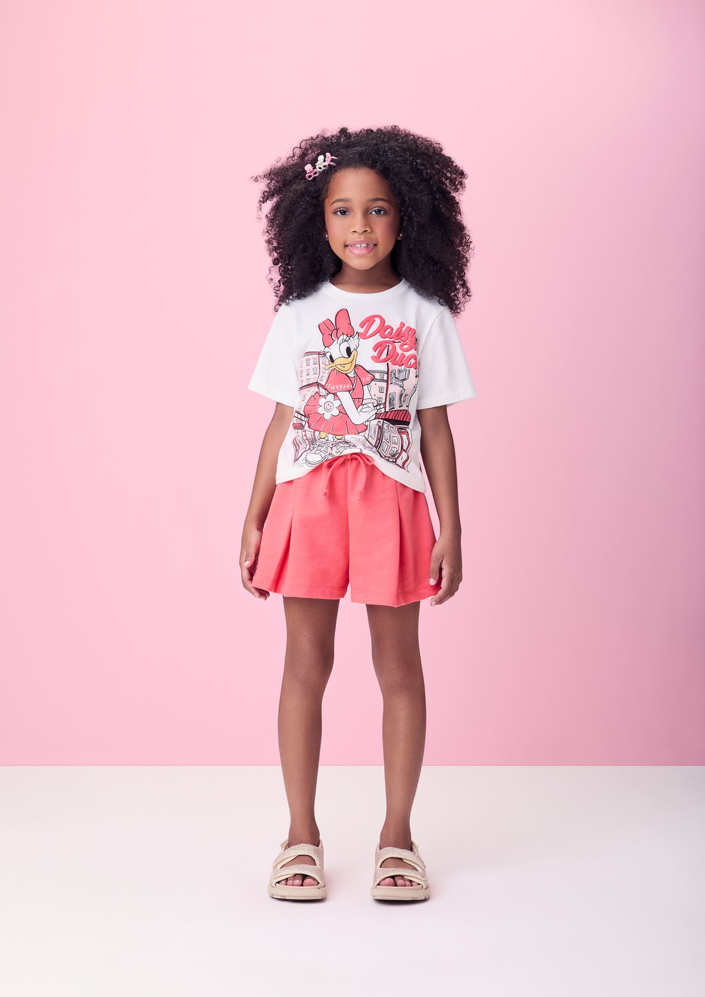 Conjunto Infantil Momi Verão com Shorts Vermelho e Blusa Branca Daisy Duck Disney