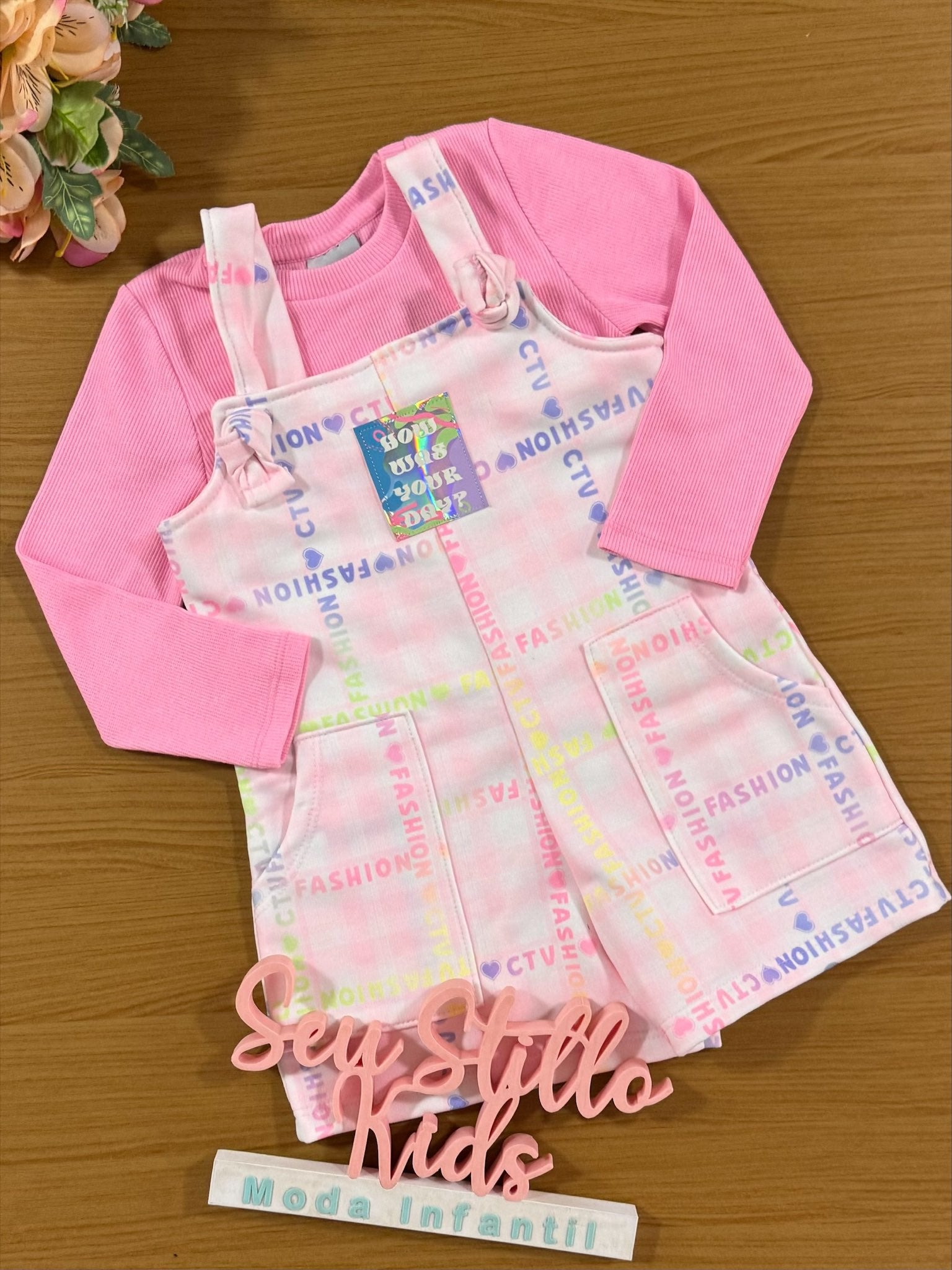 Jardineira Infantil Catavento Inverno com Blusa Barbie
