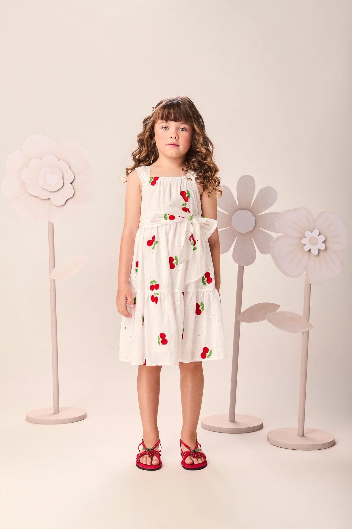 Vestido Infantil Momi Branco Laise Bordado Cereja