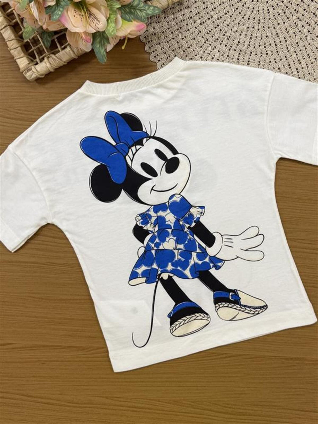 Conjunto Infantil Animê com Shorts Azul e Blusa Branca Minnie Disney