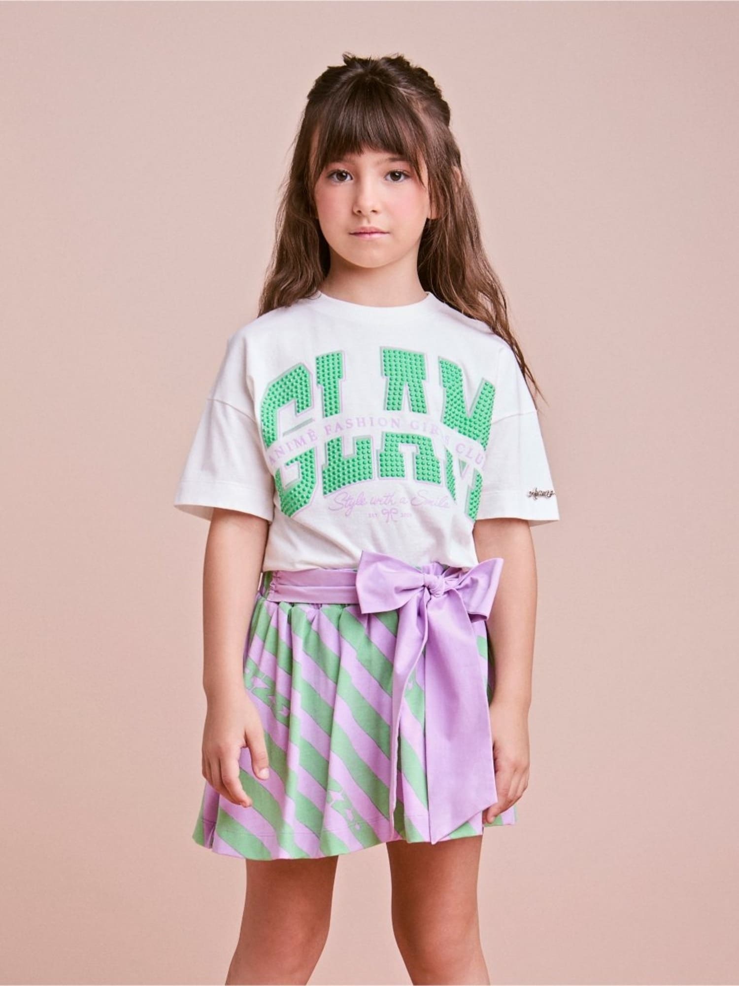 Conjunto Infantil Animê com Saia Listrada e Blusa Branca Glam