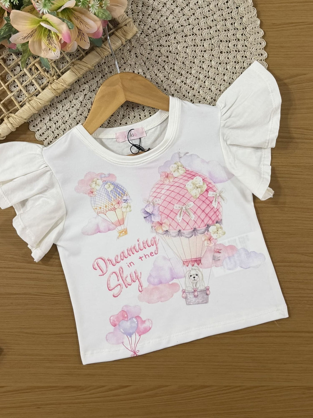 Conjunto Infantil Kukiê com Shorts Colorido e Blusa Dreaming Sky