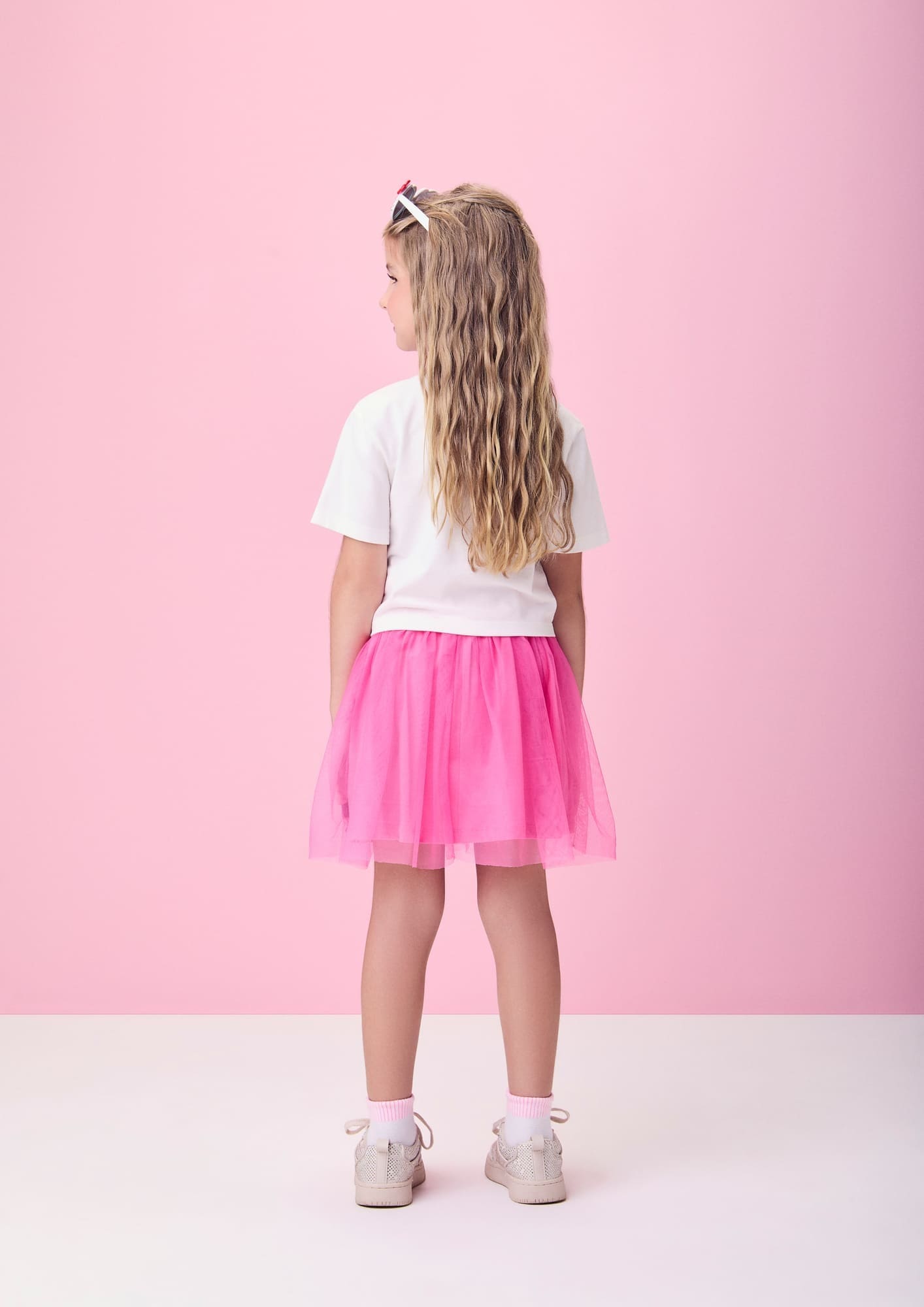 Conjunto Infantil Momi Verão com Saia Rosa em Tule e Blusa Branca Hello Kitty