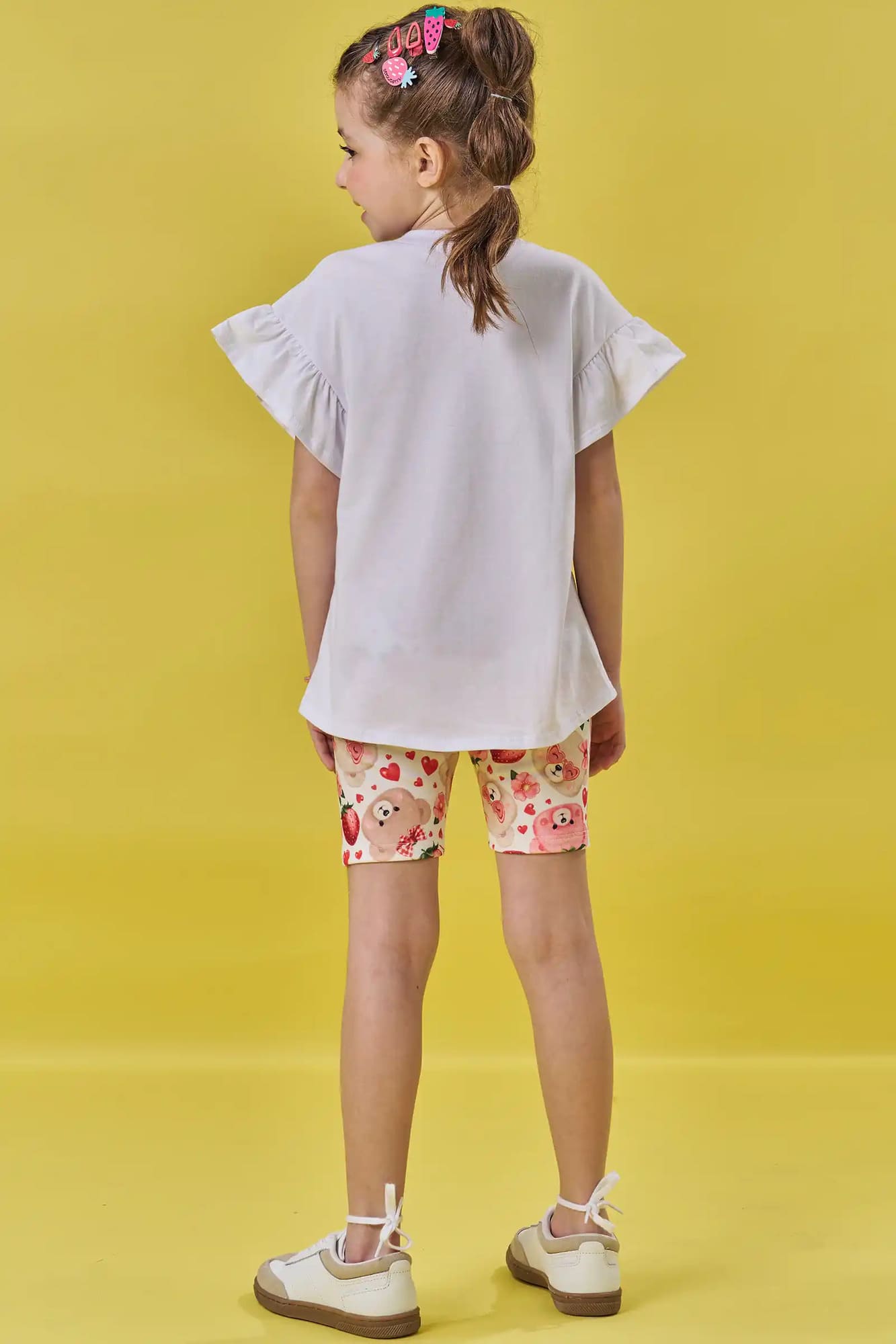Conjunto Infantil Kukiê Verão com Shorts Ciclista e Blusa Branca Ursinha Moranguinho