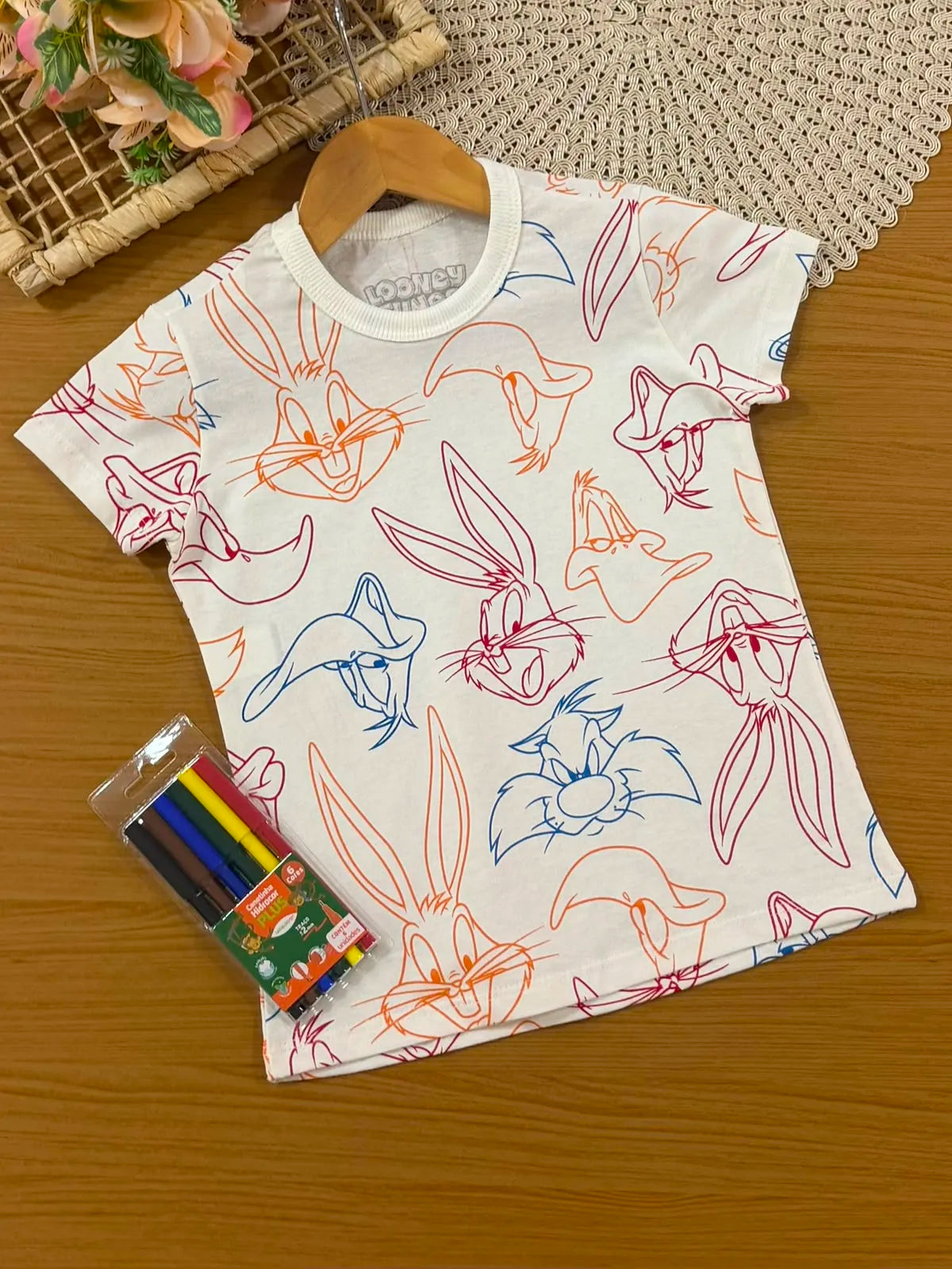 Pijama Infantil Menina Veggi com Shorts e Blusa Looney Tunes