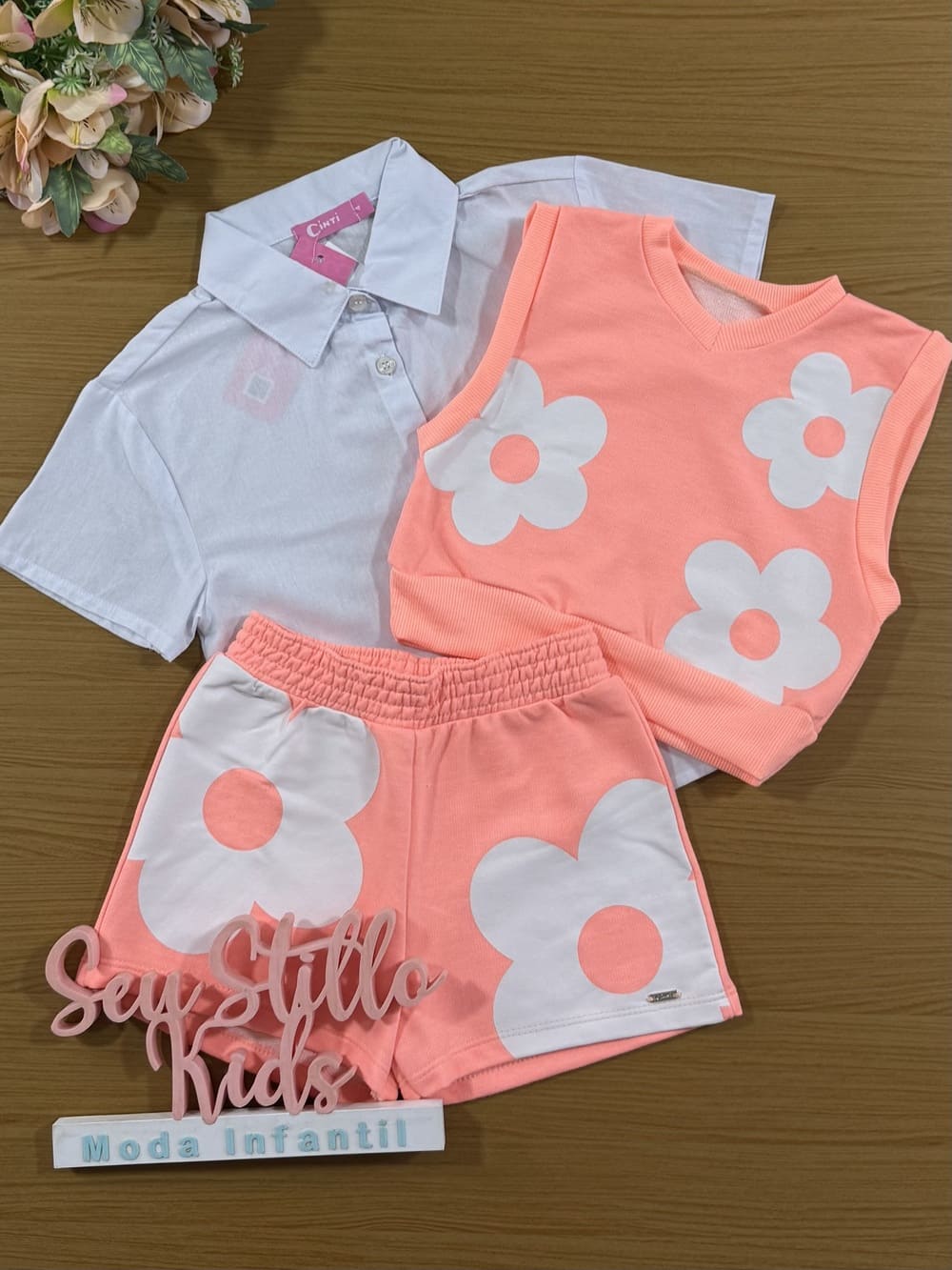 Conjunto Infantil Cinti Verão Shorts, Camisete e Colete Laranja Flor