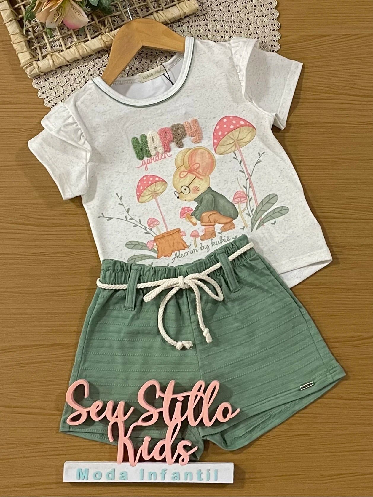 Conjunto Infantil Kukiê Inverno com Shorts Verde e Blusa Manga Curta Ratinha Happy