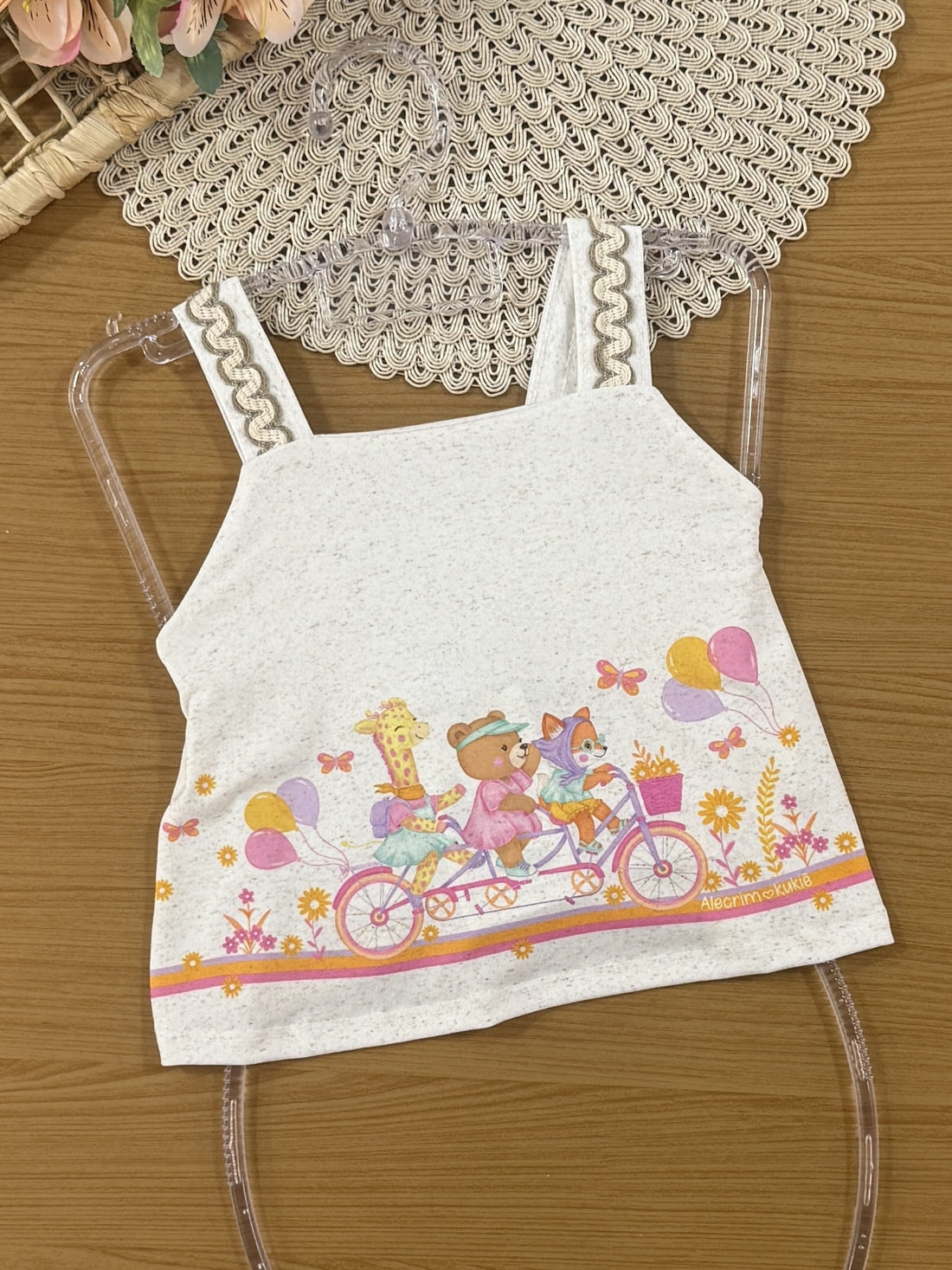 Conjunto Infantil Kukiê Verão com Shorts Laranja e Blusa Off White Bichinhos Passeio