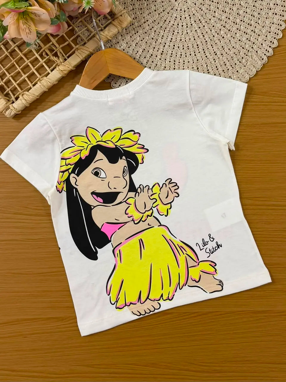 Conjunto Infantil Menina Momi Shorts Ciclista Rosa com Tule e Blusa Branca Lilo e Stitch Disney