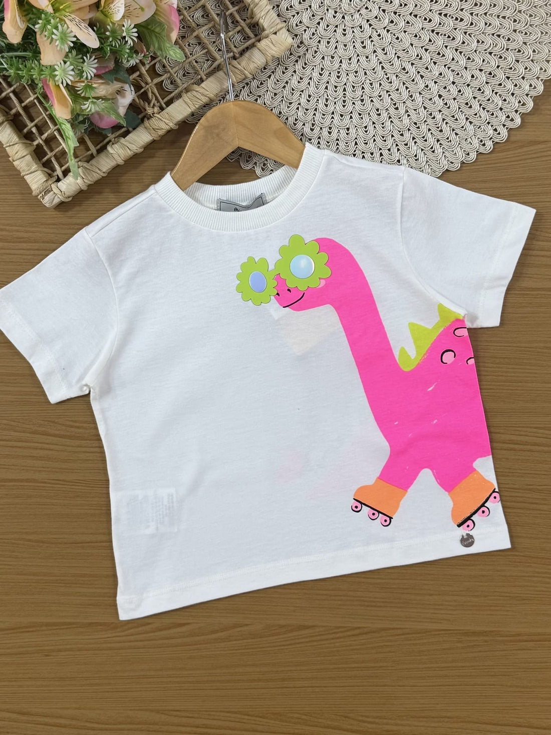 Conjunto Infantil Bimbi Verão com Shorts Ciclista Rosa Listrado e Blusa Branca Dino