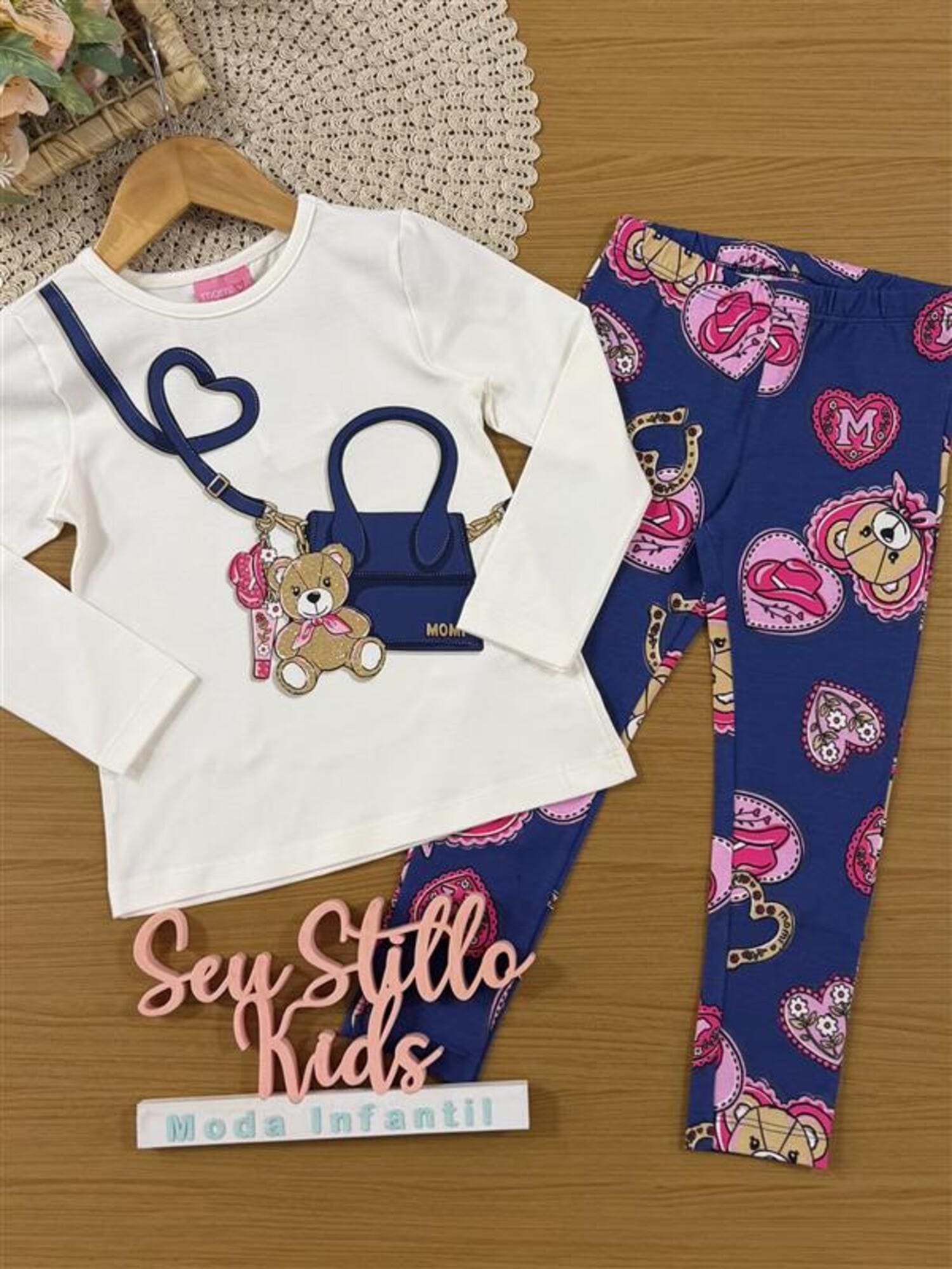 Conjunto Infantil Momi Inverno com Calça Legging e Blusa Manga Longa Ursinha Chaveiro