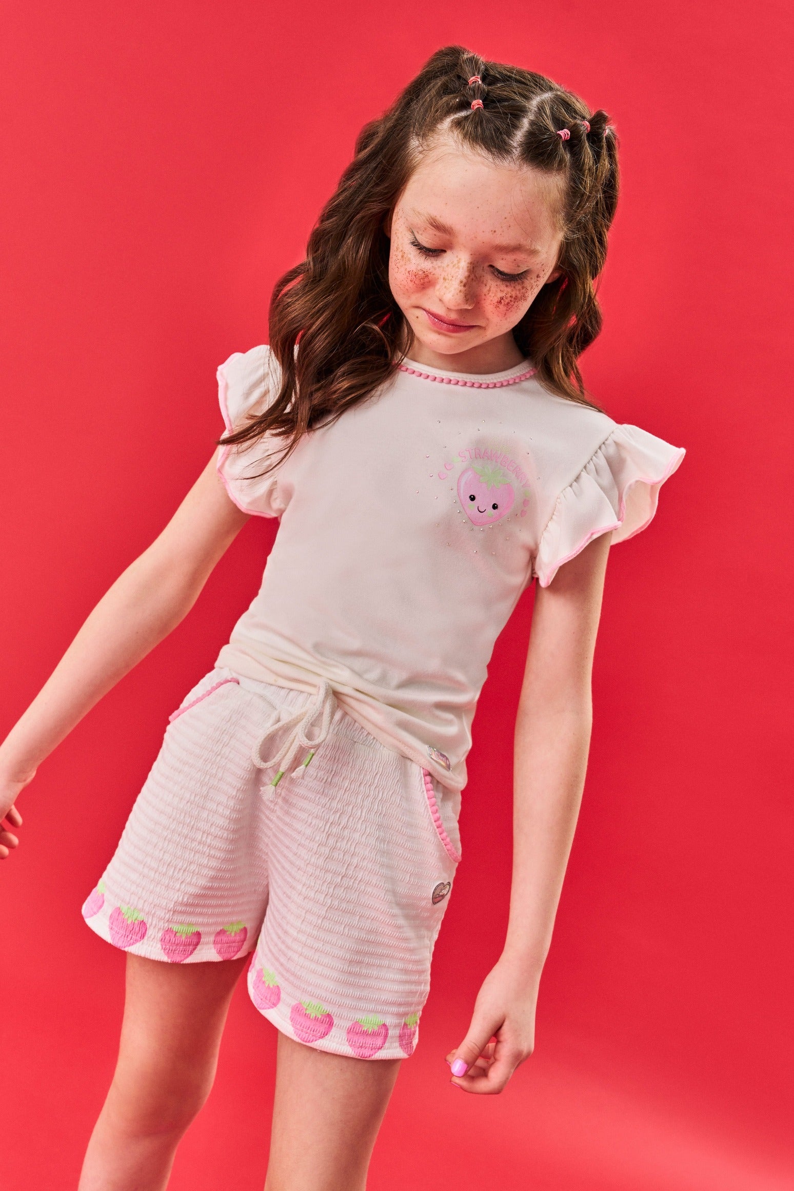 Conjunto Infantil Cinti Verão Shorts e Blusa Off White Moranguinho