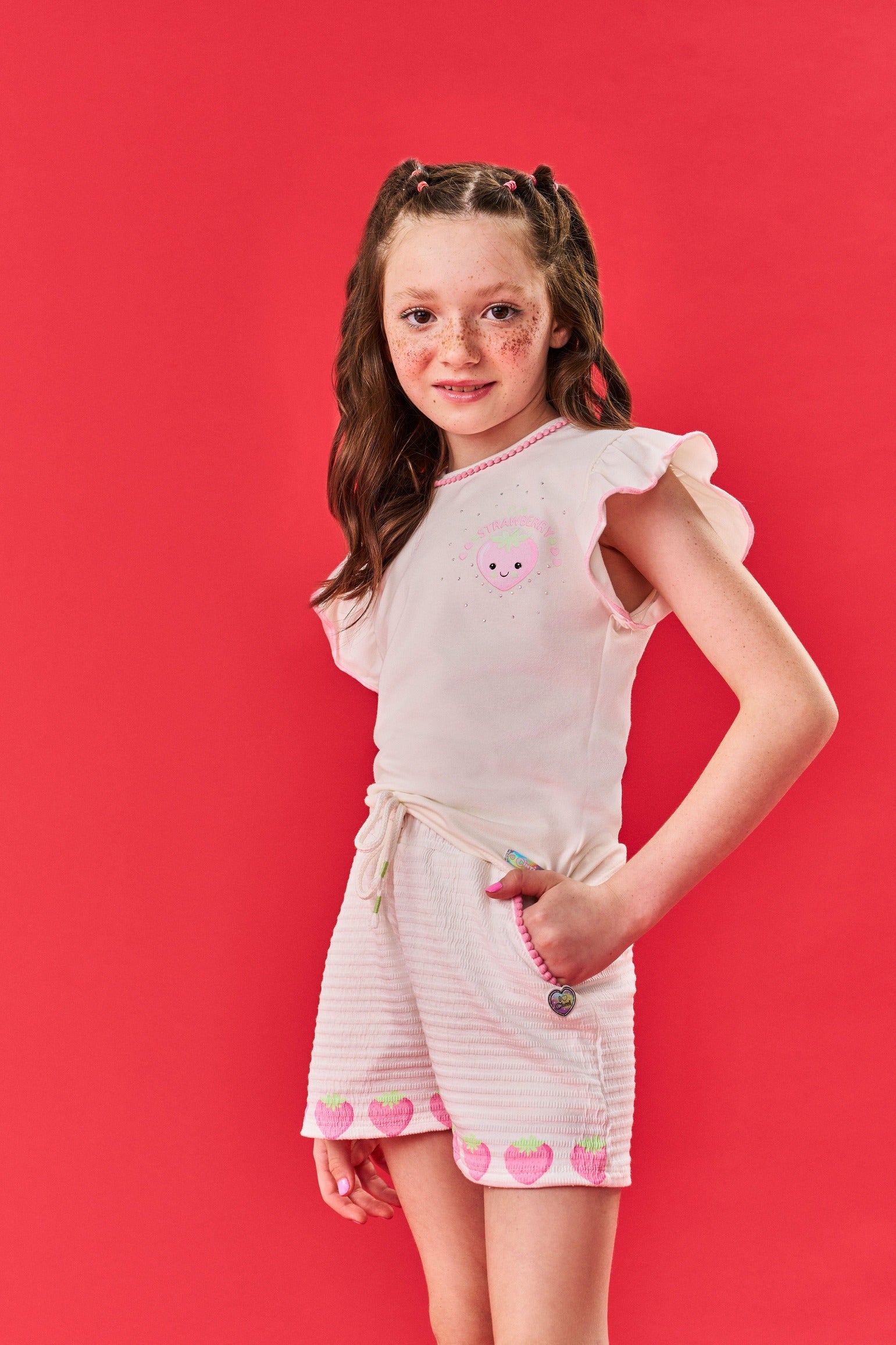 Conjunto Infantil Cinti Verão Shorts e Blusa Off White Moranguinho