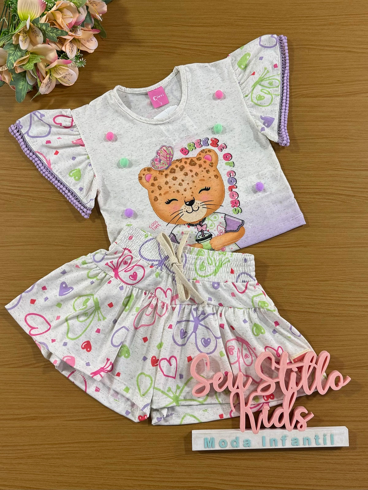 Conjunto Infantil Cinti Verão Shorts e Blusa Oncinha