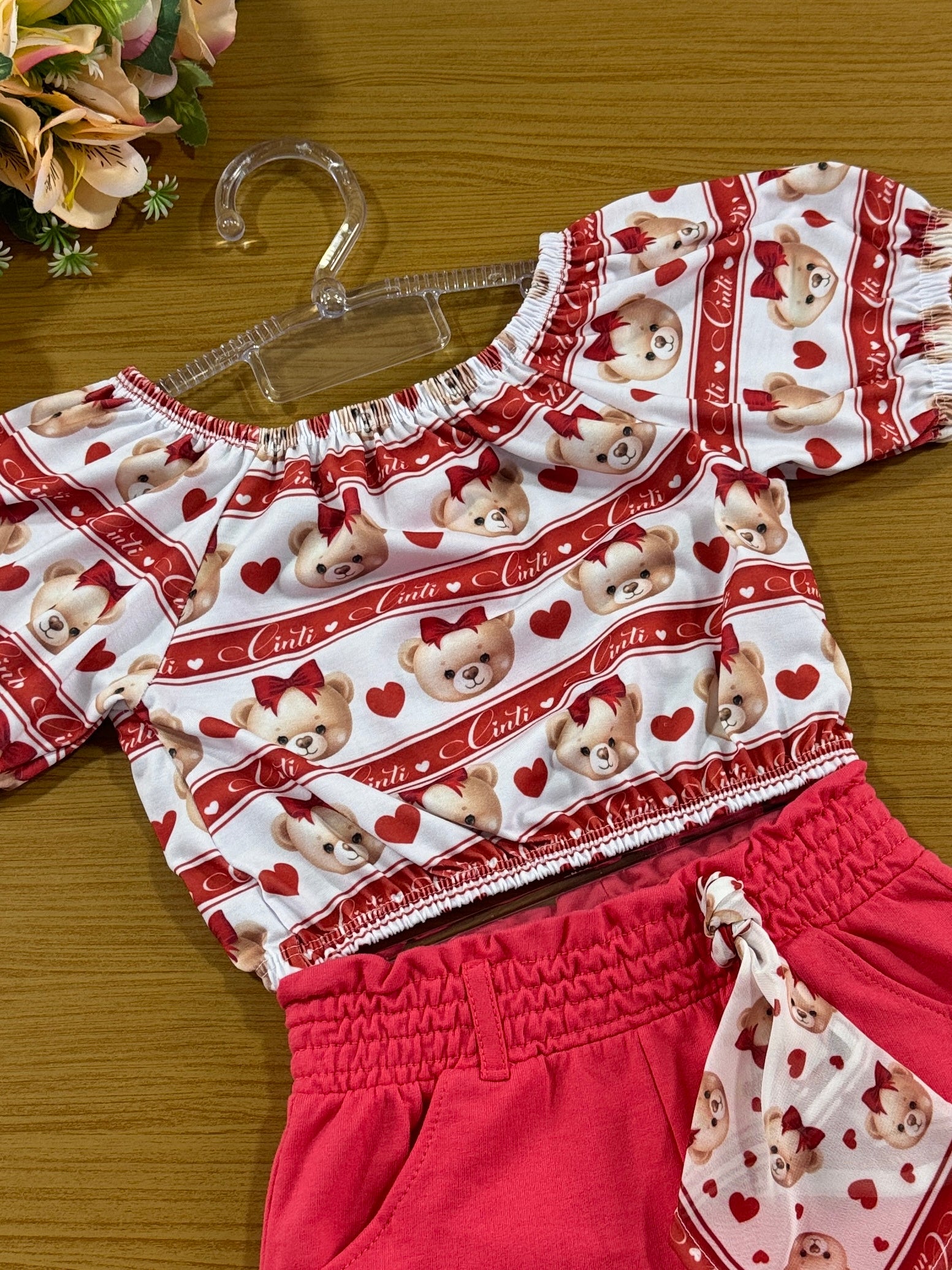 Conjunto Infantil Cinti Verão Shorts Vermelho e Blusa Ursinha
