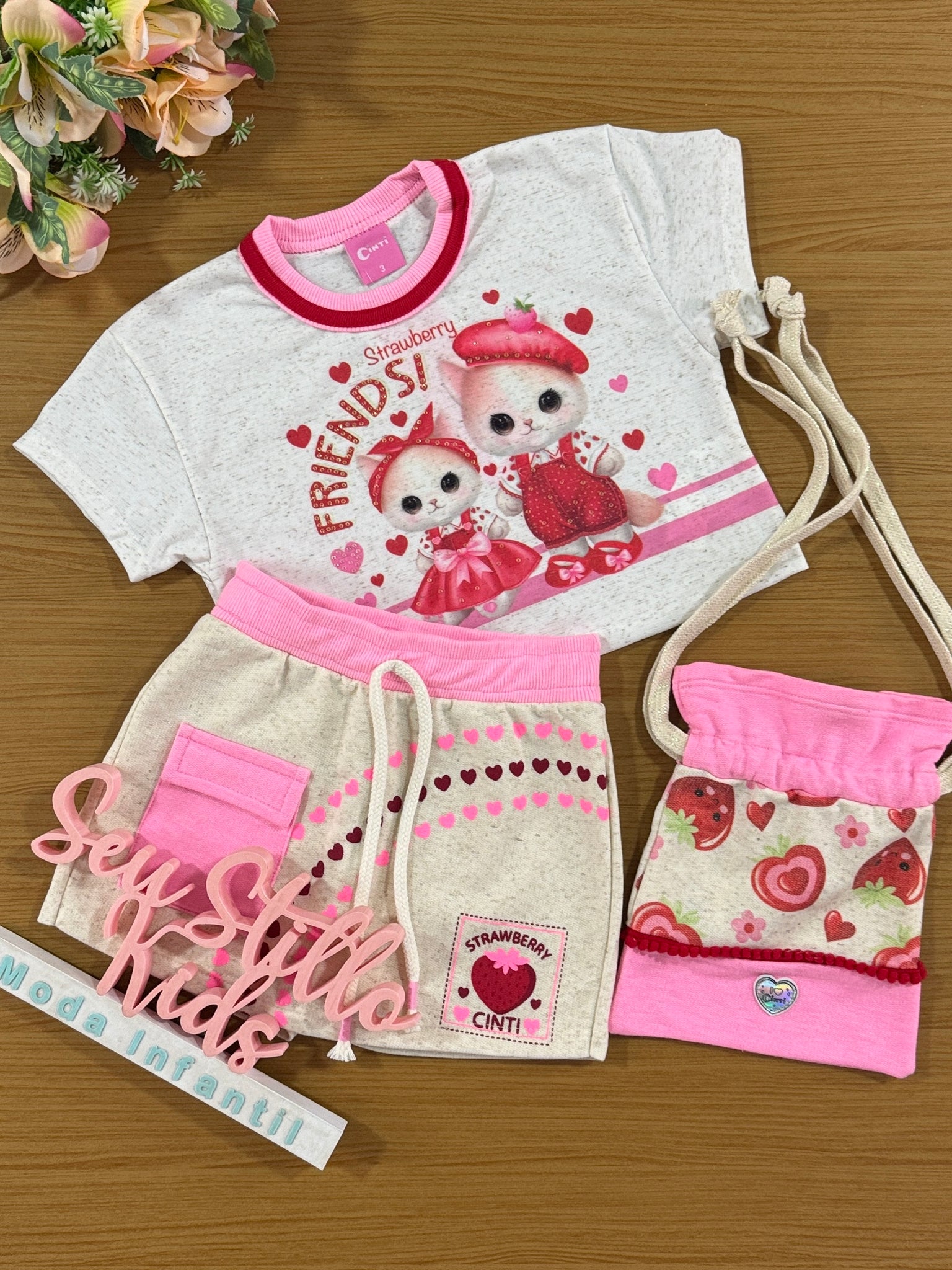 Conjunto Infantil Cinti Verão Shorts Saia e Blusa Vermelha Moranguinho com Bolsa