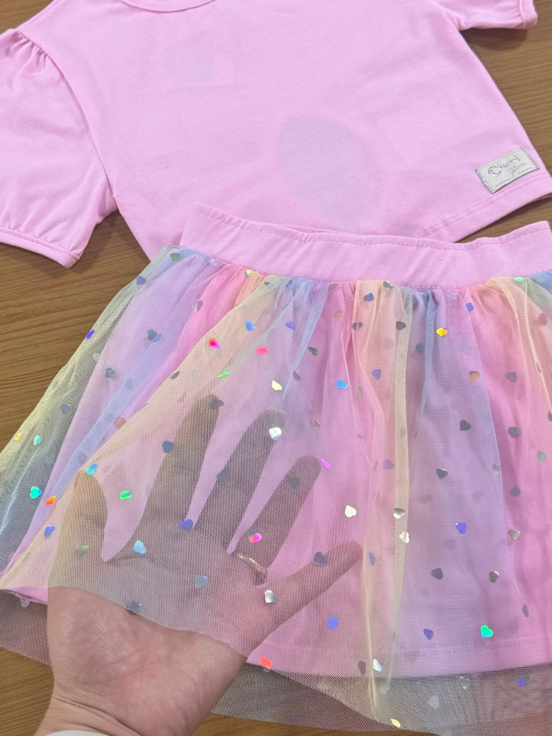 Conjunto Infantil Cinti Verão Saia Tule Arco Íris e Blusa Rosa