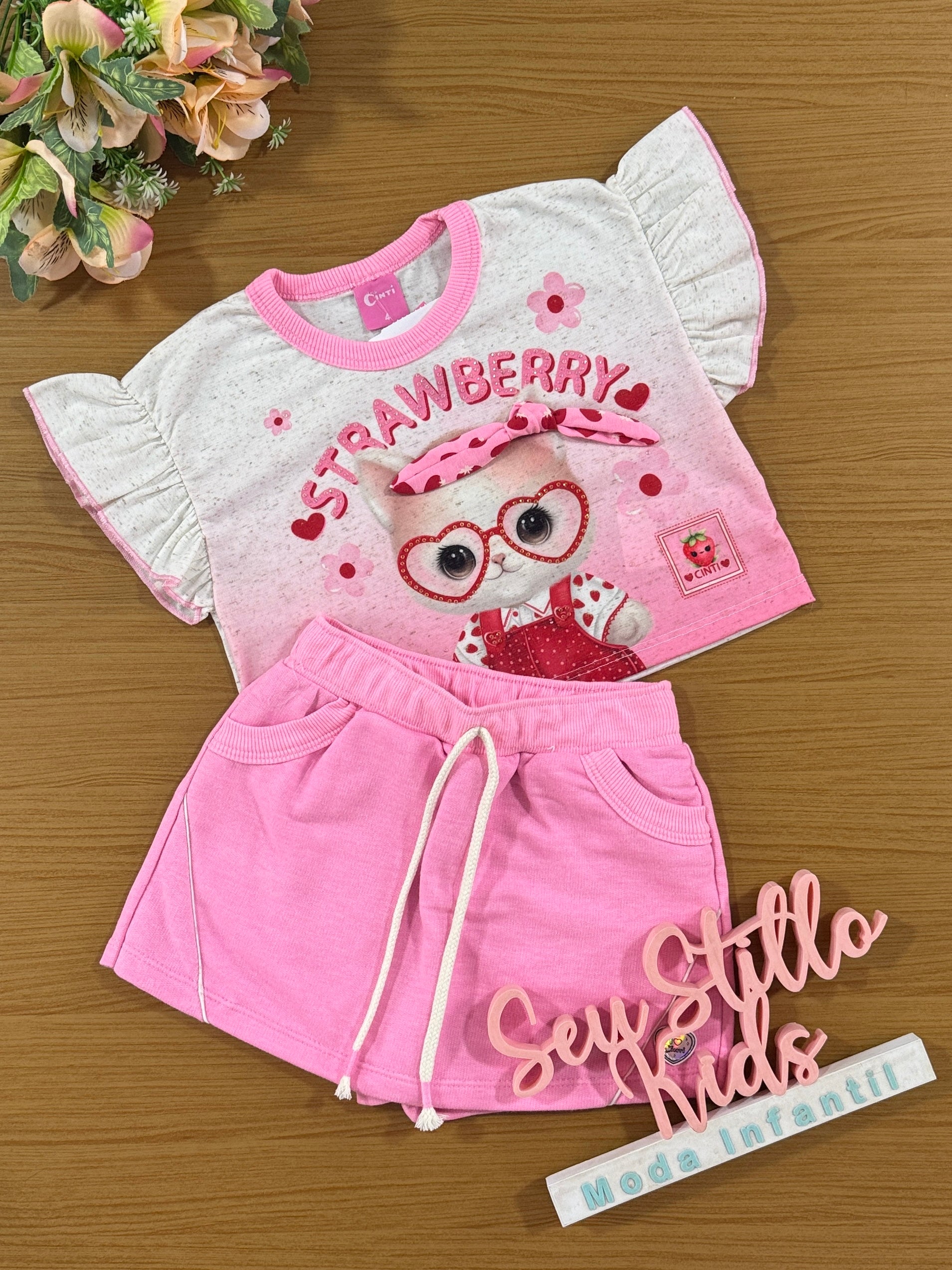 Conjunto Infantil Cinti Verão Shorts Saia Rosa e Blusa Moranguinho