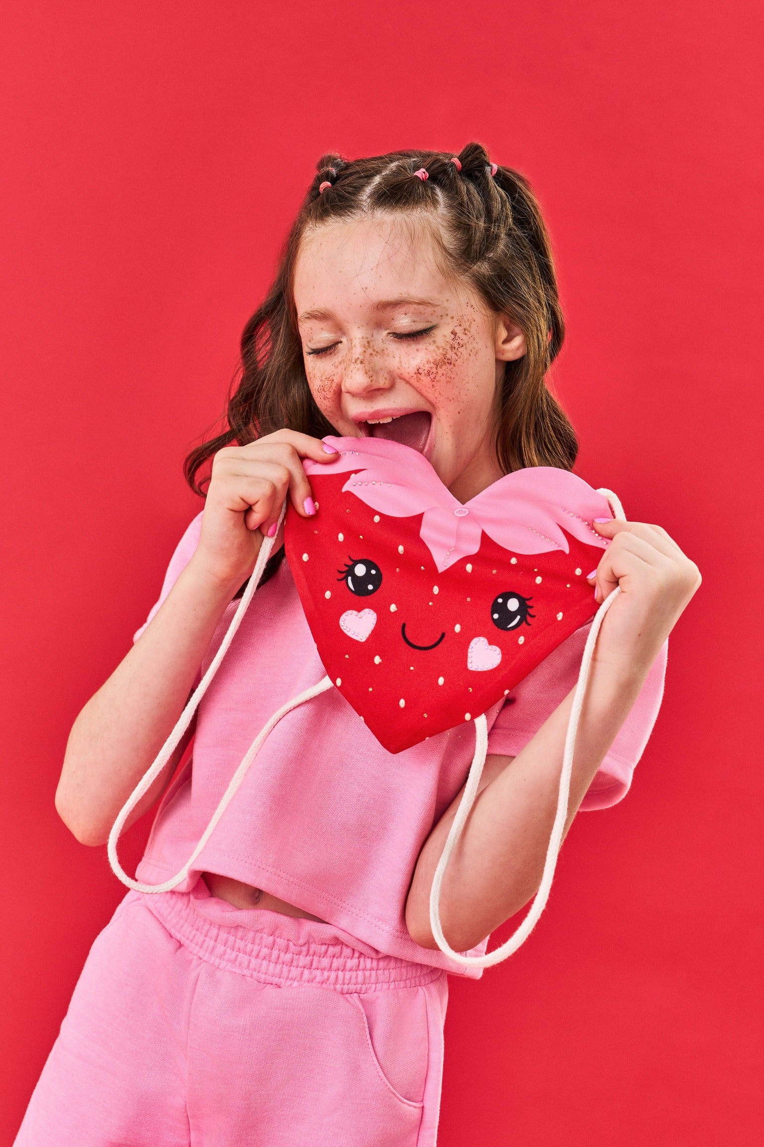 Conjunto Infantil Cinti Shorts e Blusa Rosa com Bolsa Moranguinho