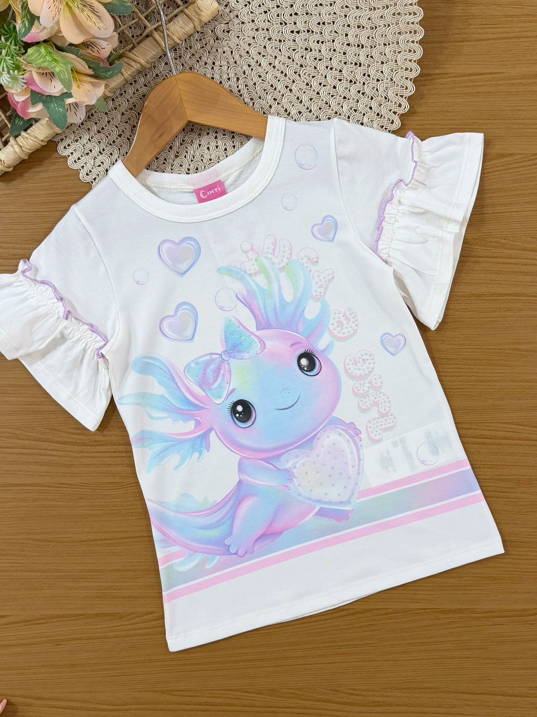 Conjunto Infantil Cinti Verão com Ciclista Shorts Colorido e Blusa Axolote Corações