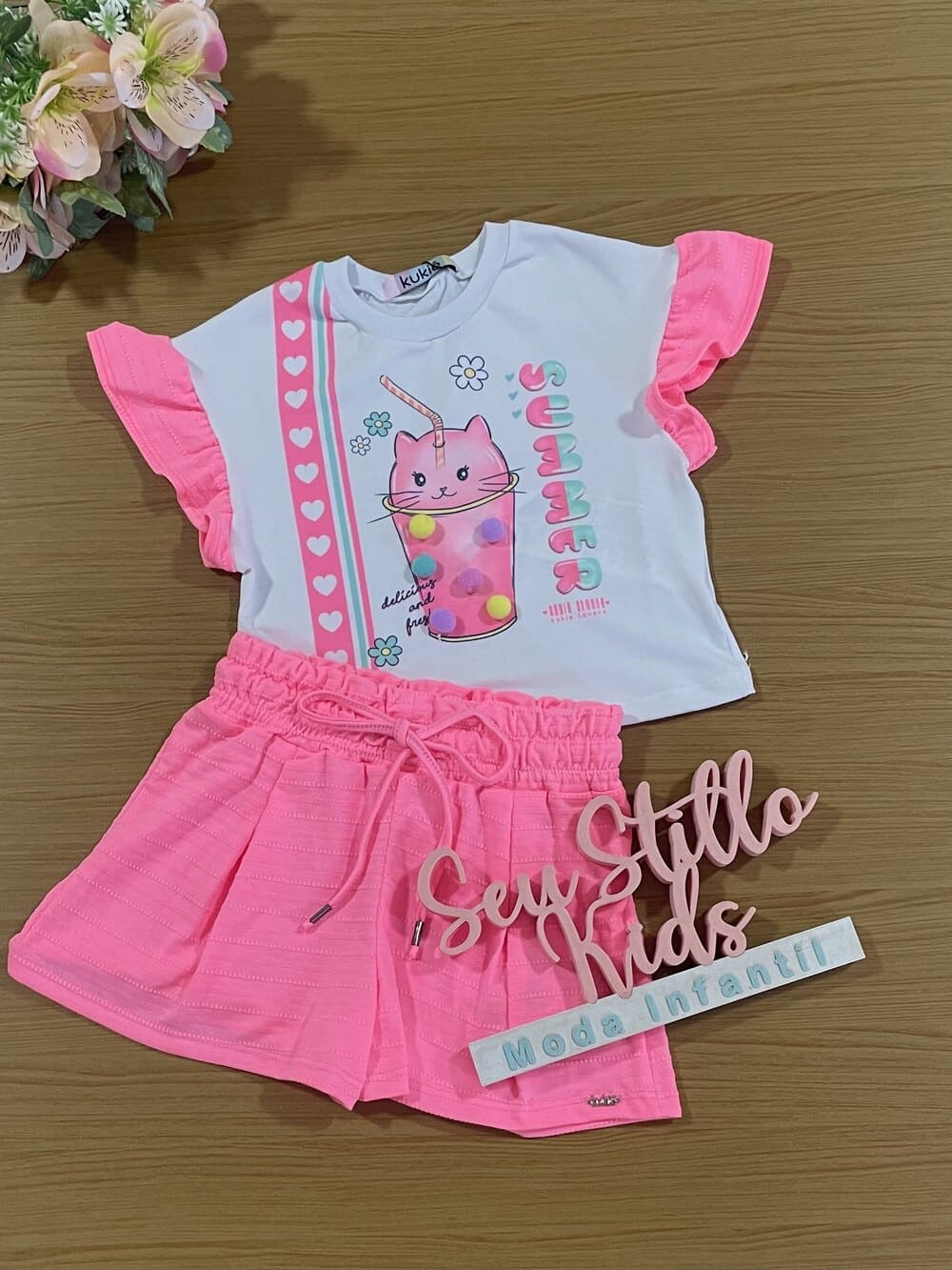 Conjunto Infantil Kukie Verão Shorts Rosa e Blusa Boxy Gatinha Milk Shake