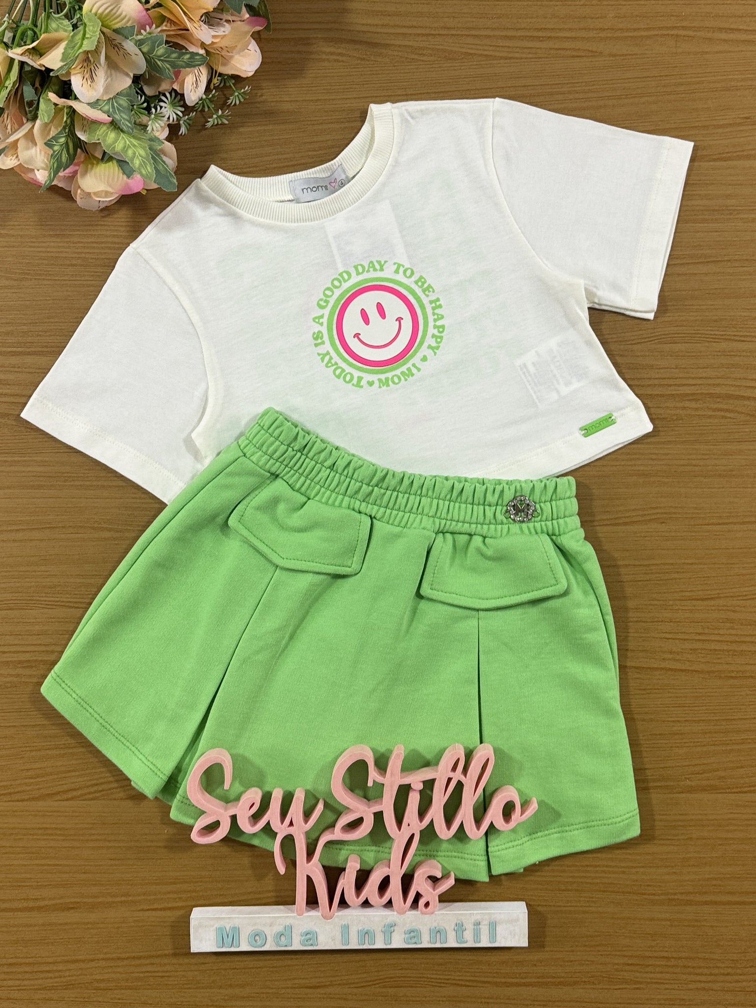 Conjunto Infantil Momi Verão Shorts Saia Verde e Blusa Smile