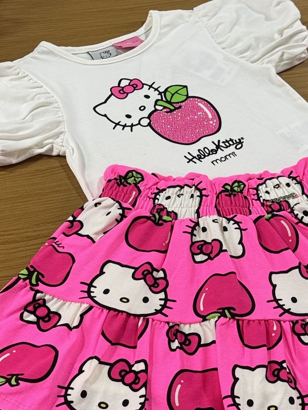 Conjunto Infantil Momi Verão Saia Rosa e Blusa Hello Kitty