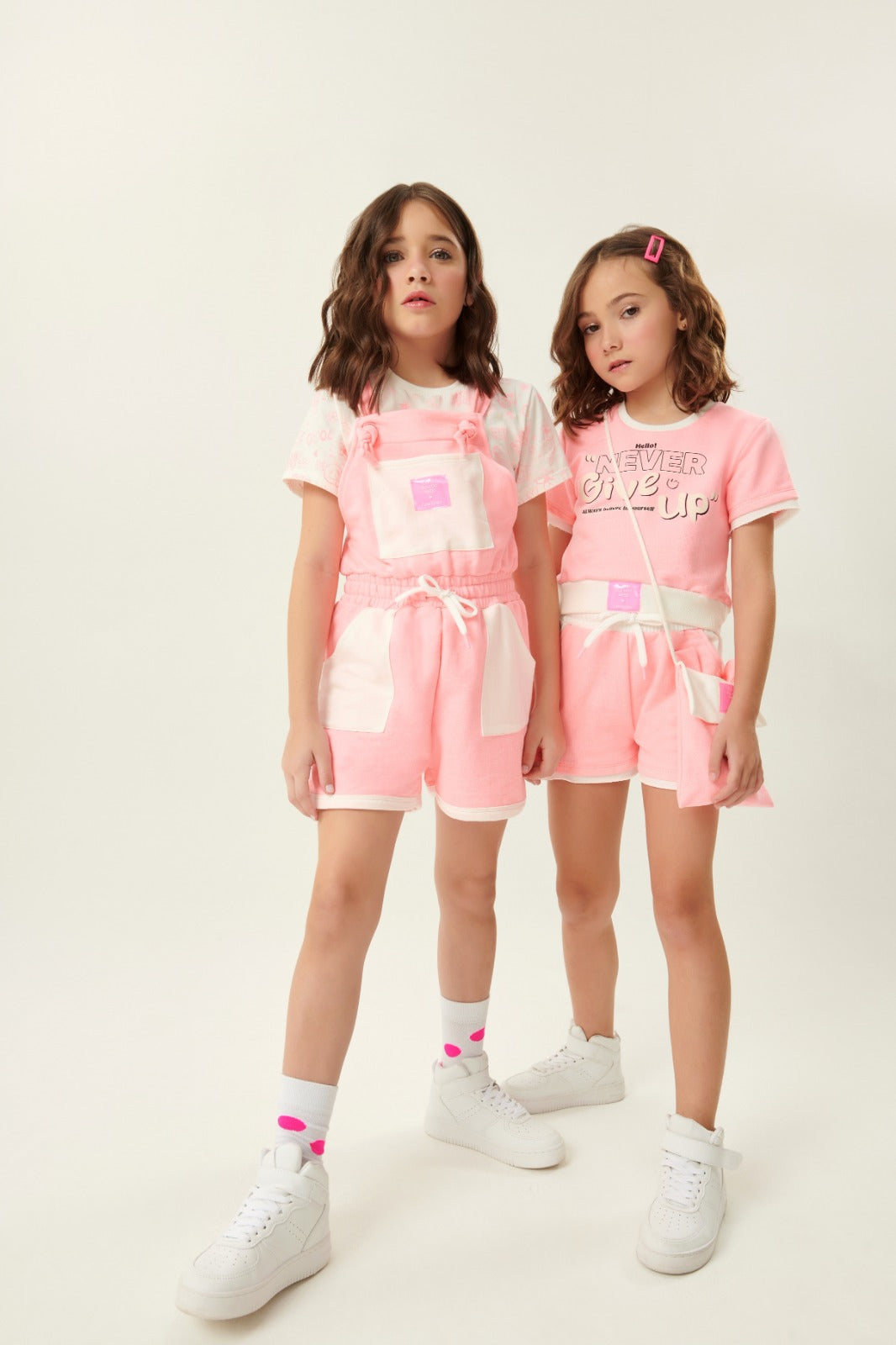 Jardineira Infantil Catavento Verão Com Blusa Branca Fofa