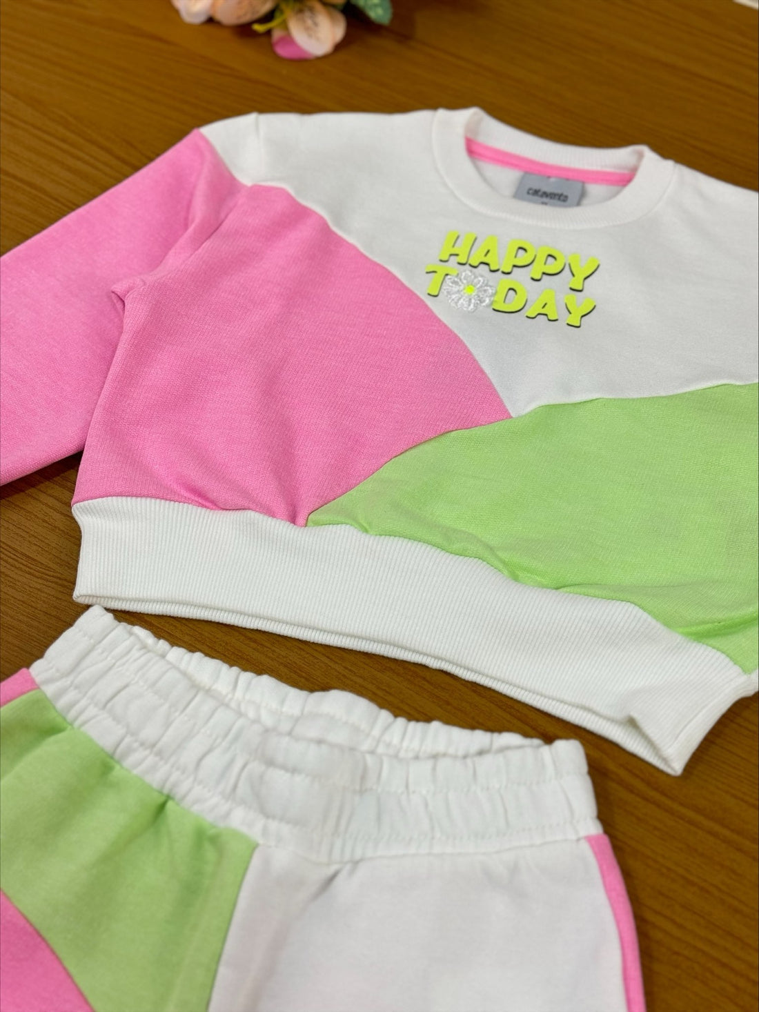 Conjunto Infantil Catavento Inverno com Shorts e Moletom Happy Today