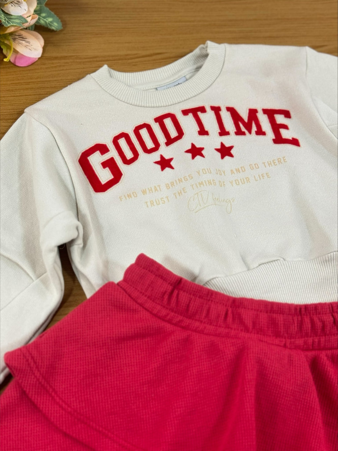 Conjunto Infantil Catavento Inverno com Saia Vermelha e Moletom Good